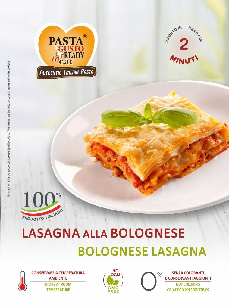 Piatto di Lasagna alla Bolognese. pronta in soli 2 minuti. www.fuorifrigo.com Piatto di Lasagna alla Bolognese. pronta in soli 2 minuti. www.fuorifrigo.com